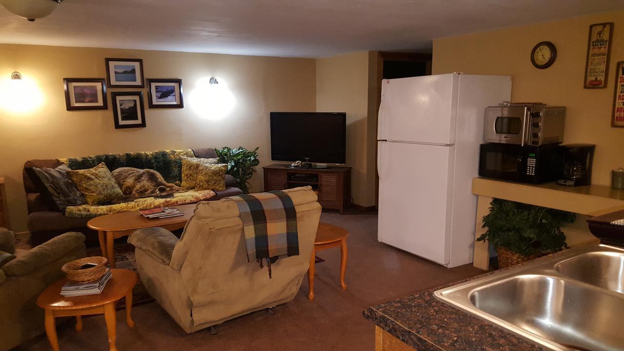 Kodiak Russian River Lodge Екстериор снимка