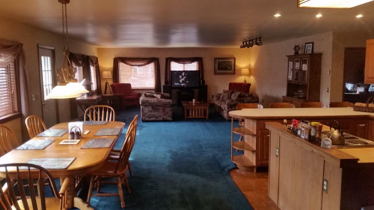 Kodiak Russian River Lodge Екстериор снимка
