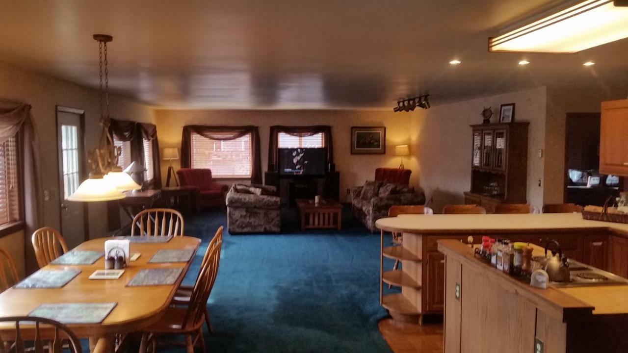 Kodiak Russian River Lodge Екстериор снимка